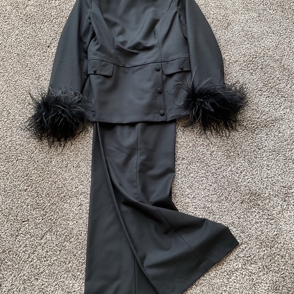 Women's Black Buckle Feather-trimmed Crew Neck Long Sleeve Dressy Top with Pants - Picture 3 of 7